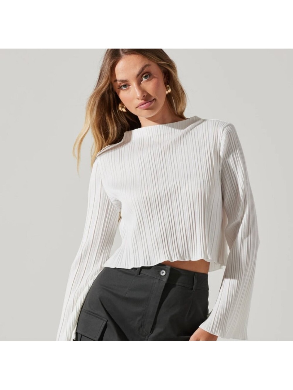 ASTR The Label - Cropped Plisse Long-Sleeve Top
